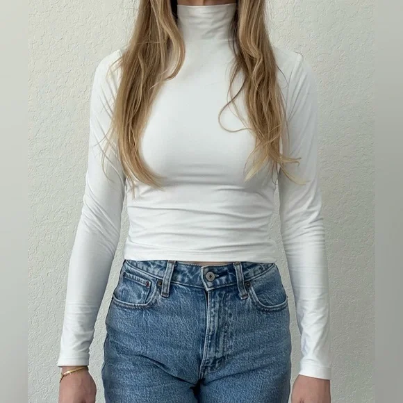 Abercrombie White Mock Neck Long Sleeve Top - Women’s Small - Picture 2 of 6